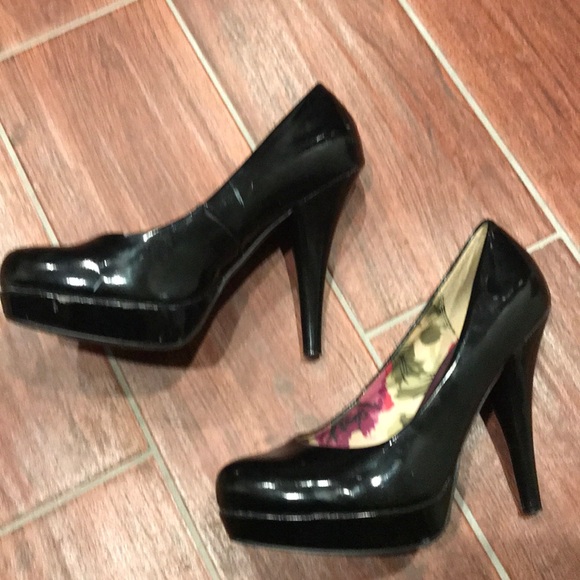 Madden Girl  Shiny Black Atonee Platform Pumps - Picture 4 of 4